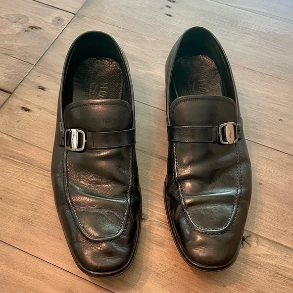 𝅺salvatore Ferragamo black loafers